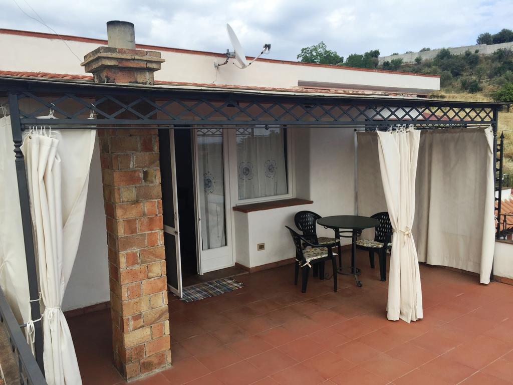 B&B Terre Di Sicilia Giardini Naxos Exterior foto